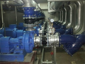 橡膠接頭出現(xiàn)龜裂的原因及所用橡膠的特點