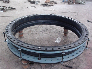 大口徑翻邊橡膠接頭的性能特點